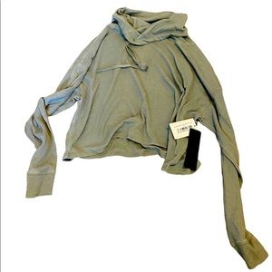 Athletic long sleeve shirt